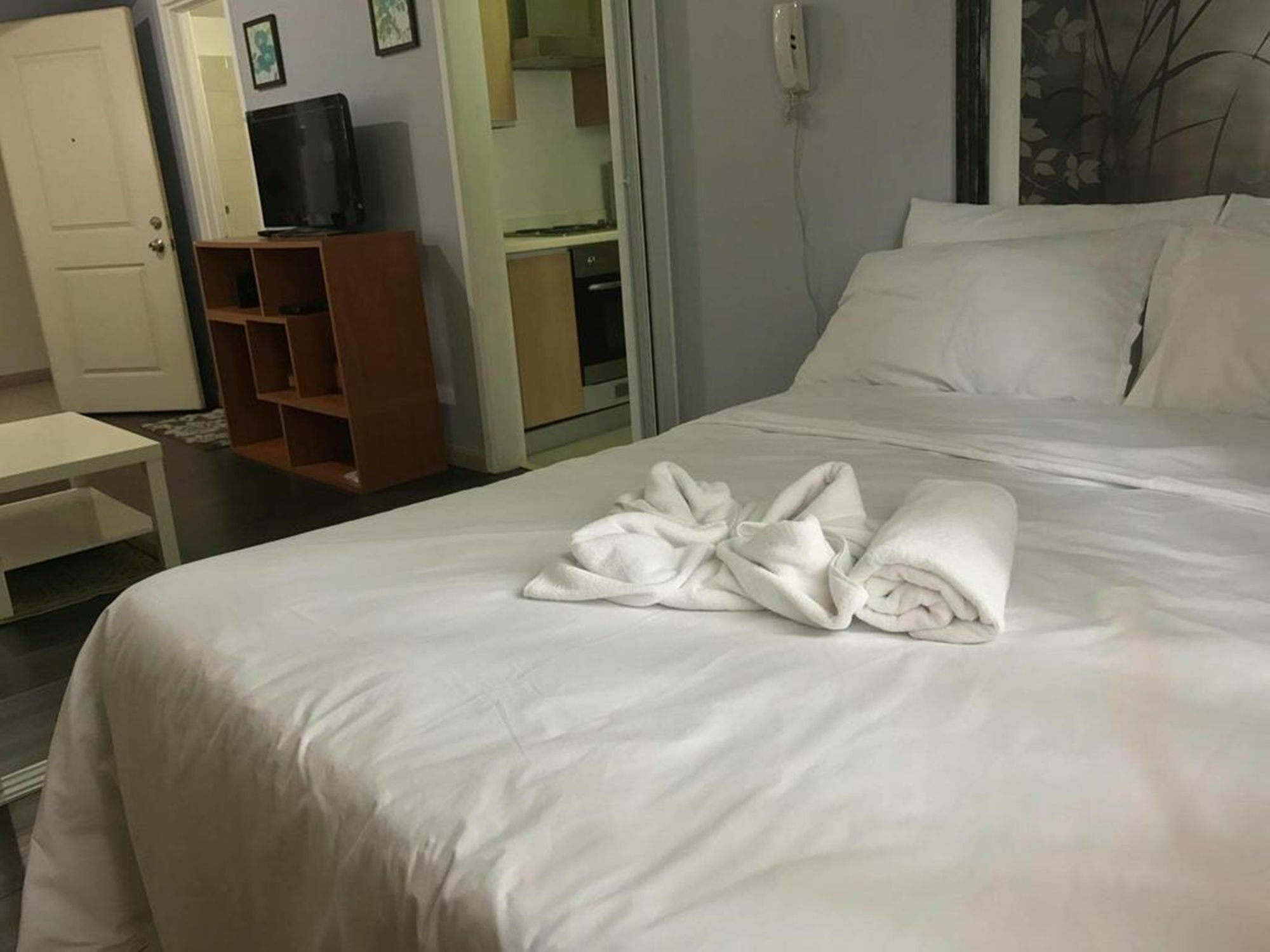 Go-Stay @ South Of Market Taguig Εξωτερικό φωτογραφία