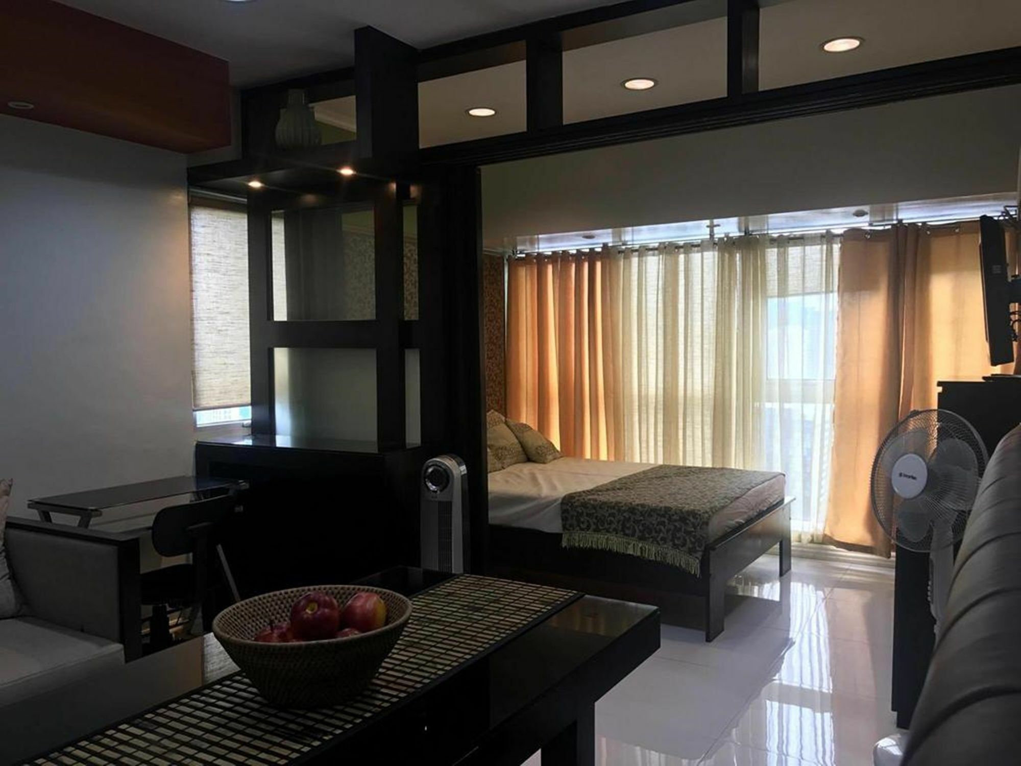 Go-Stay @ South Of Market Taguig Εξωτερικό φωτογραφία