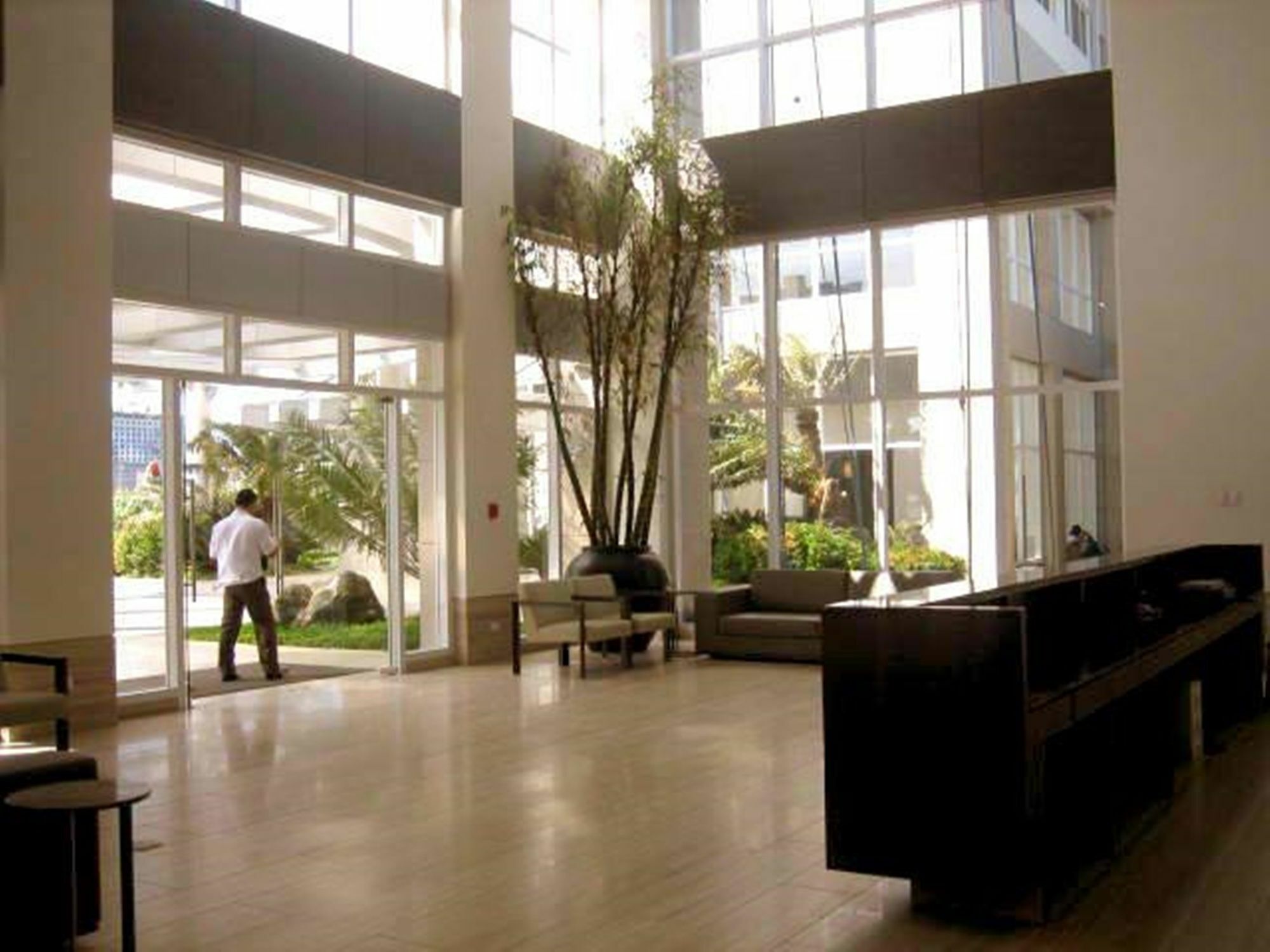 Go-Stay @ South Of Market Taguig Εξωτερικό φωτογραφία