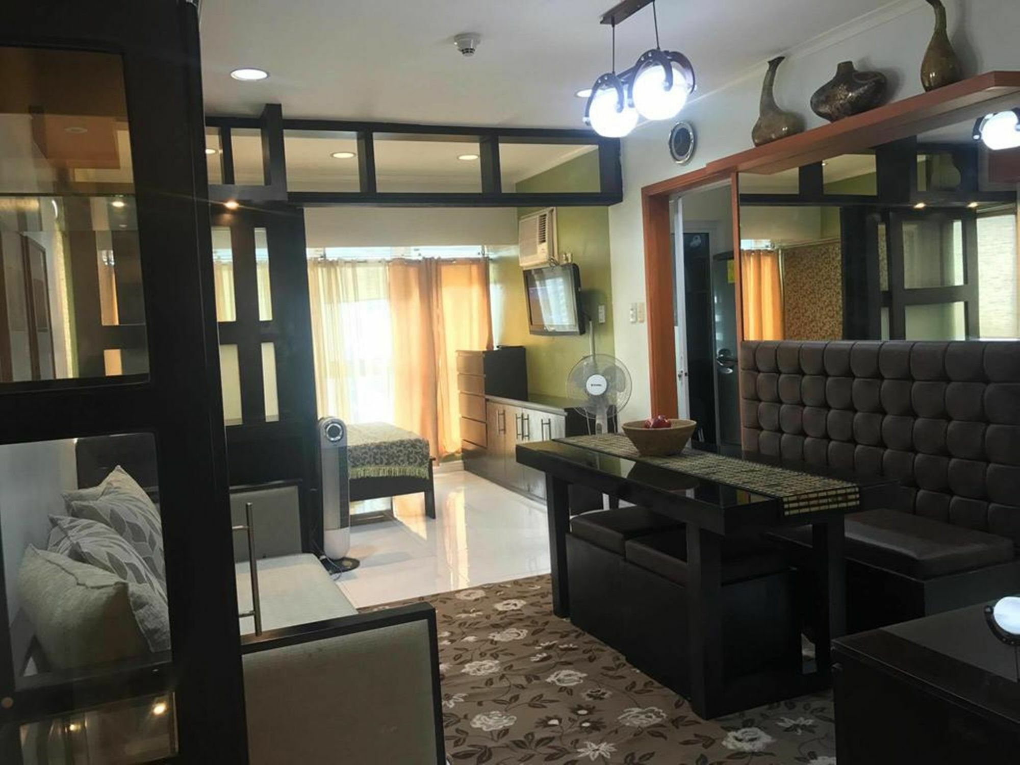 Go-Stay @ South Of Market Taguig Εξωτερικό φωτογραφία
