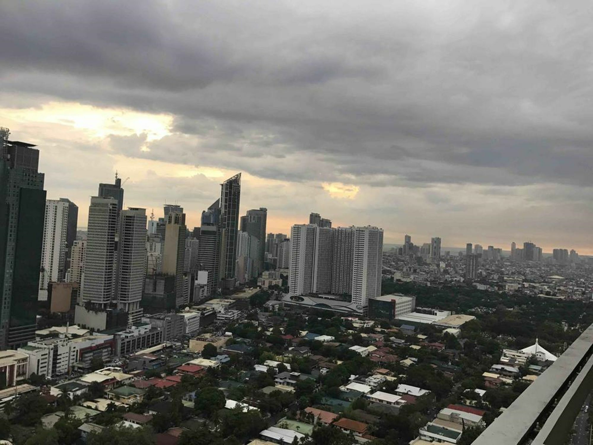 Go-Stay @ South Of Market Taguig Εξωτερικό φωτογραφία